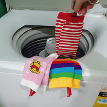Load image into Gallery viewer, Sockclips keep socks together in the washing machine 3 pairs of stripped socks in the washing machine
